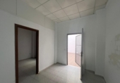 Local comercial en venta con 147m² en Torrevieja, Calle Joaquín Chapaprieta foto