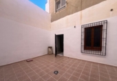Local comercial en venta con 147m² en Torrevieja, Calle Joaquín Chapaprieta foto