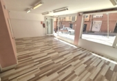50m² locaux commerciaux pour vente à Barcelone, dans le quartier de le Turó de la Peira photo