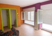 76m² locaux commerciaux pour vente à Torrelavega, Calle Carrera photo