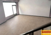 Local comercial en alquiler con 76m² en Torrelavega foto