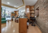 240m² commercial premises for sale in Granada, photo
