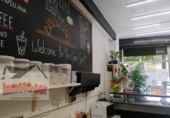 Bar
en lloguer, traspàs
amb 31m² a Barcelona, a la zona de Vilapicina i la Torre Llobeta, Avinguda dels Quinze foto
