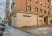 269m² commercial premises for sale in Avilés photo