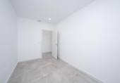 59m² locaux commerciaux pour vente à Elche, Avenida Cortes Valencianas photo