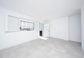 59m² locaux commerciaux pour vente à Elche, Avenida Cortes Valencianas photo