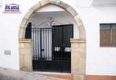 Local comercial en alquiler con 107m² en Jerez de los Caballeros foto