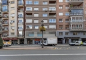 Local comercial en venta con 440m² en Granada, en la zona de Barrio de la Virgen, Plaza del Humilladero foto