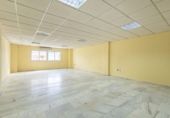 212m² warehouse industrial for sale in Peligros, Calle Colomera photo