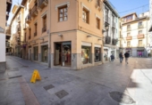 30m² commercial premises for sale in Granada, in the area of The Manigua, Plaza del Campillo photo