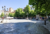 30m² commercial premises for sale in Granada, in the area of The Manigua, Plaza del Carmen photo