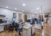 Local comercial en venta con 159m² en Granada, en la zona de El Mauror, Calle Santa Escolástica foto