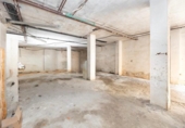 179m² commercial premises for sale in Granada, Plaza del Ceramista Agustín Morales photo