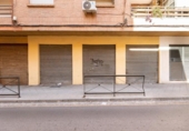 179m² commercial premises for sale in Granada, Plaza del Ceramista Agustín Morales photo