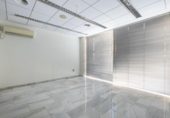Local comercial en venta con 240m² en Granada, en la zona de Pajaritos, Avenida del Sur foto