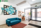 258m² commercial premises for sale in Granada, in the area of Neighborhood of the Duchess, Plaza Sor Cristina de la Cruz de Arteaga photo