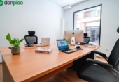 258m² commercial premises for sale in Granada, in the area of Neighborhood of the Duchess, Plaza Sor Cristina de la Cruz de Arteaga photo