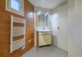 98m² bureau pour vente à Manresa, dans le quartier de Centre Historique, Carrer d'Arbonés photo