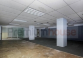 105m² locaux commerciaux pour vente à Barcelone, dans le quartier de Sant Martí de Provençals, Plaça de Maria Espinalt i Font photo