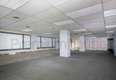 105m² locaux commerciaux pour vente à Barcelone, dans le quartier de Sant Martí de Provençals, Plaça de Maria Espinalt i Font photo