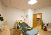 130m² hair salon for sale in Gabia Grande, Calle El Torcal photo