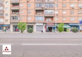 112m² locaux commerciaux pour vente à Grenade, dans le quartier de Doctores, Avenida del Doctor Olóriz photo
