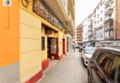 148m² bar for sale in Granada, Calle Martínez de la Rosa photo