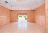 112m² commercial premises for sale in Granada, Calle Doctor Guirao Gea photo