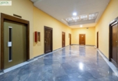 209m² commercial premises for sale in Granada, in the area of San Antón Neighborhood, Calle Acera del Darro photo