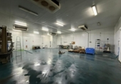 725m² warehouse industrial for sale in Pilas, A-8060 photo