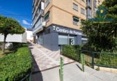 59m² commercial premises for sale in Granada, Calle Gutierre Tibón photo