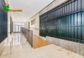 112m² commercial premises for sale in Granada, Calle Ribera del Beiro photo