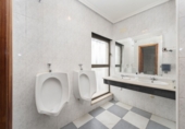 627m² restaurant for rent in Colmenar Viejo photo