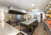 627m² restaurant for rent in Colmenar Viejo photo