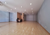116m² commercial premises for sale in Barberà del Vallès, Carrer de la Mina photo
