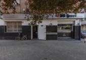 Bar en venta con 138m² en Granada, en la zona de Santa Adela, Calle Pavía foto