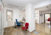 130m² bureau pour vente à Grenade, dans le quartier de La Manigua, Calle Acera del Casino photo