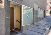 28m² commercial premises for sale in Madrid, in the area of Oleanders, Calle de Catalina Suárez photo