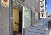 28m² commercial premises for sale in Madrid, in the area of Oleanders, Calle de Catalina Suárez photo