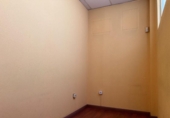 28m² commercial premises for sale in Madrid, in the area of Oleanders, Calle de Catalina Suárez photo