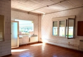 28m² commercial premises for sale in Solares, Barrio El Rey photo