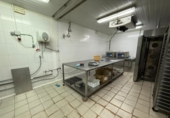 280m² entrepôt industriel pour vente à Pilas, Calle Herreros photo