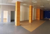 296m² commercial premises for sale in Leganés, Avenida Universidad photo