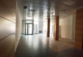 296m² commercial premises for sale in Leganés, Avenida Universidad photo