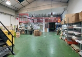 Nave Industrial en venta con 281m² en San Fernando de Henares, Calle de las Américas foto