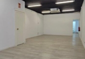 80m² locaux commerciaux pour location à Tarrasa photo