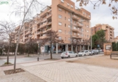 46m² locaux commerciaux pour vente à Grenade, dans le quartier de Villa Argaz, Calle Belén Sarraga photo