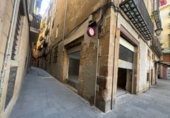 90m² commercial premises for sale in Barcelona, in the area of Sant Pere, Santa Caterina and the Ribera photo