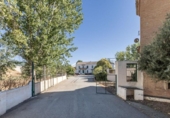 Edificio en venta con 900m² en Granada, en la zona de Urbanización Canto Grande, Avenida Andalucía foto