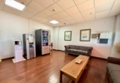 58m² office for sale in Seville, Calle Hierro photo